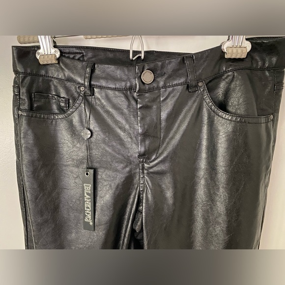 Women’s Blank NYC skinny classique faux leather pants - Picture 4 of 16